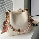 Bolsa Bucket Feminina Premium com Corrente e Lenço