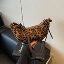 Bolsa Hobo Animal Print Veludo