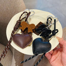 Pingente Decorativo para Bolsas Coração em Couro PU