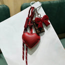 Pingente Decorativo para Bolsas Coração em Couro PU