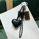 Pingente Decorativo para Bolsas Coração em Couro PU