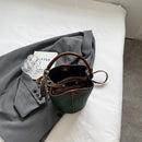 Bolsa Bucket Elegance Feminina com Lenço e Alça Ajustável