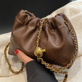 Bolsa Hobo Feminina Plissada com Corrente